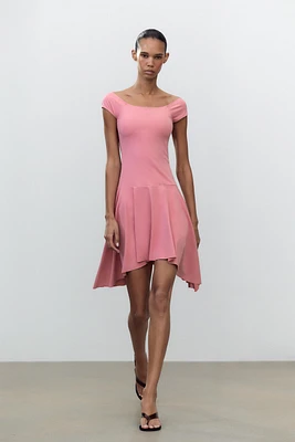 ROBE POLYAMIDE BAS ASYMÉTRIQUE