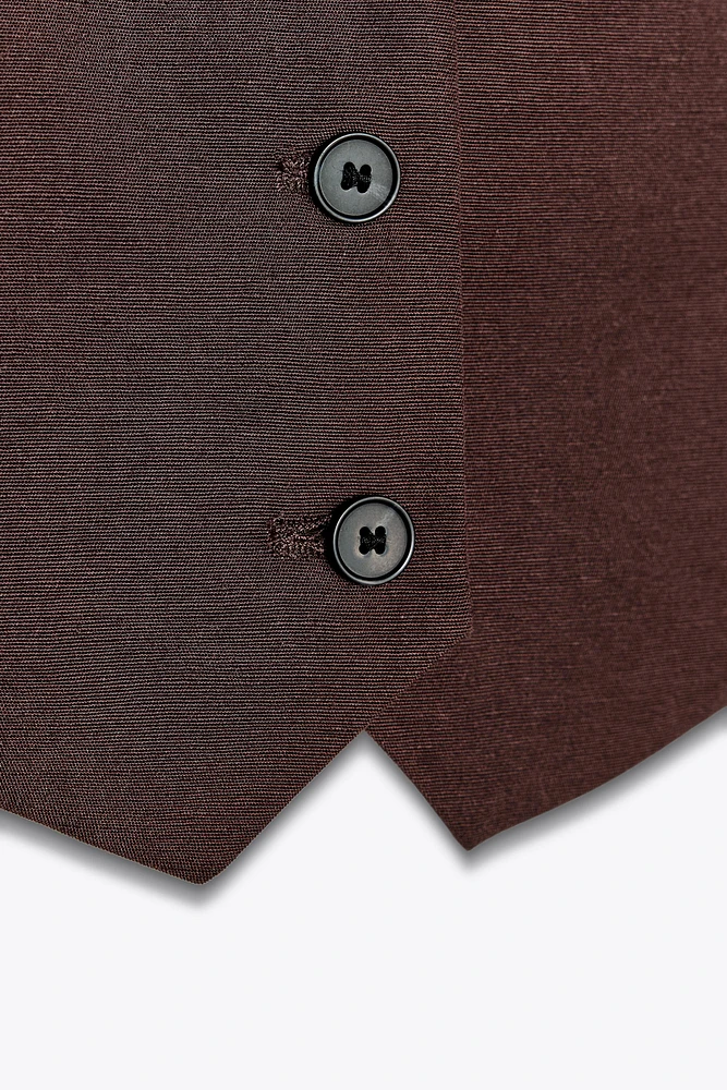 CUT OUT BACK VEST