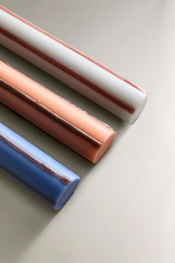 SET OF LONG STRIPED CANDLES (SET OF 3)