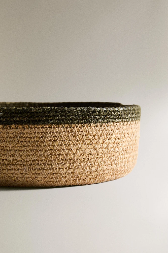 ROUND WOVEN BASKET