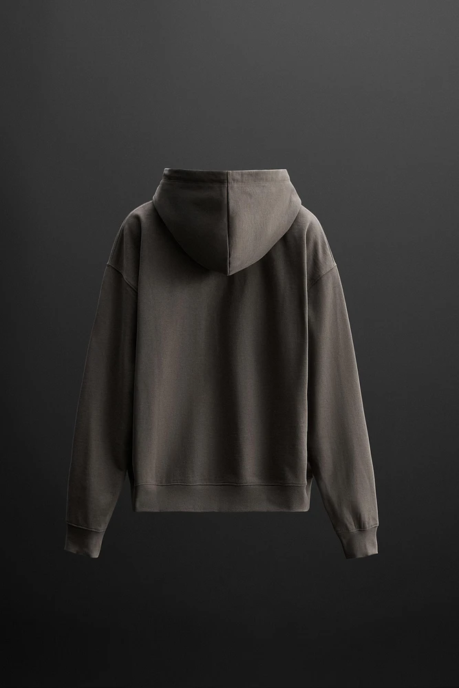 SWEAT À CAPUCHE