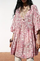 ROBE IMPRIMÉE À MANCHES BOUFFANTES