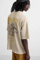 TEXTURED PRINT KNIT T-SHIRT