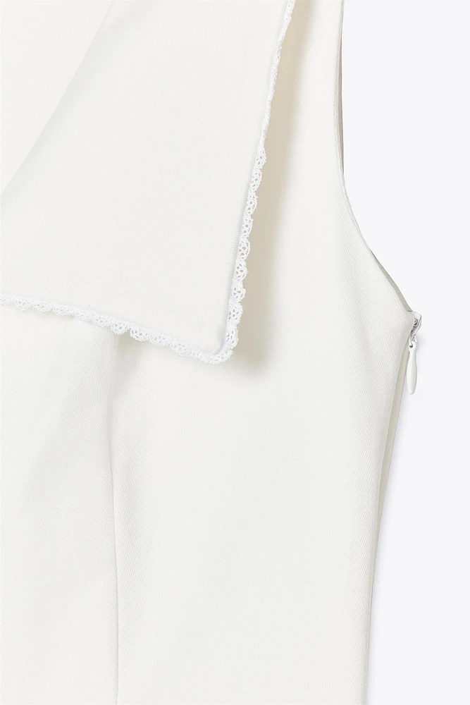 ROBE COURTE À COL CLAUDINE