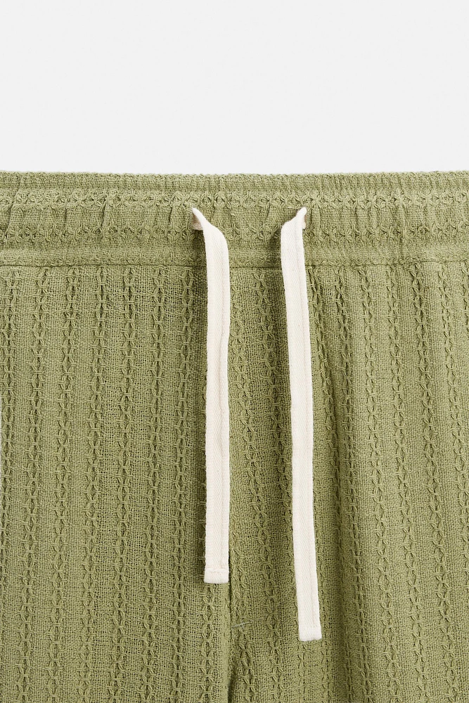 TEXTURED PANTS