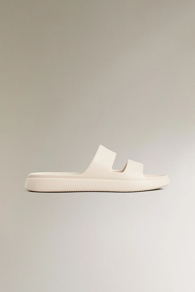 RUBBERIZED FLATFORM SANDALS