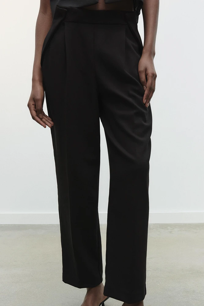PLEATED WIDE LEG PANTS
