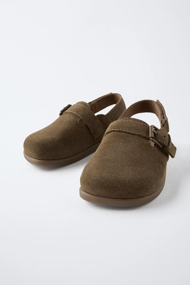 LEATHER BUCKLE CLOGS