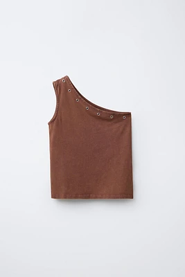 ASYMMETRIC EYELET TOP