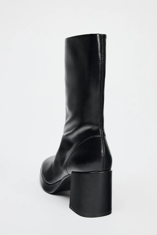 BOTTINES À TALONS ET PLATEFORMES