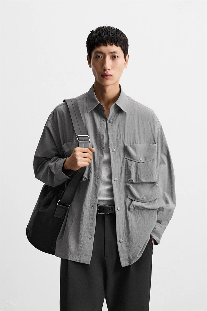 CHEMISE FLUIDE À POCHES UTILITAIRES