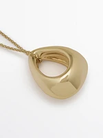 Necklace with oval pendant