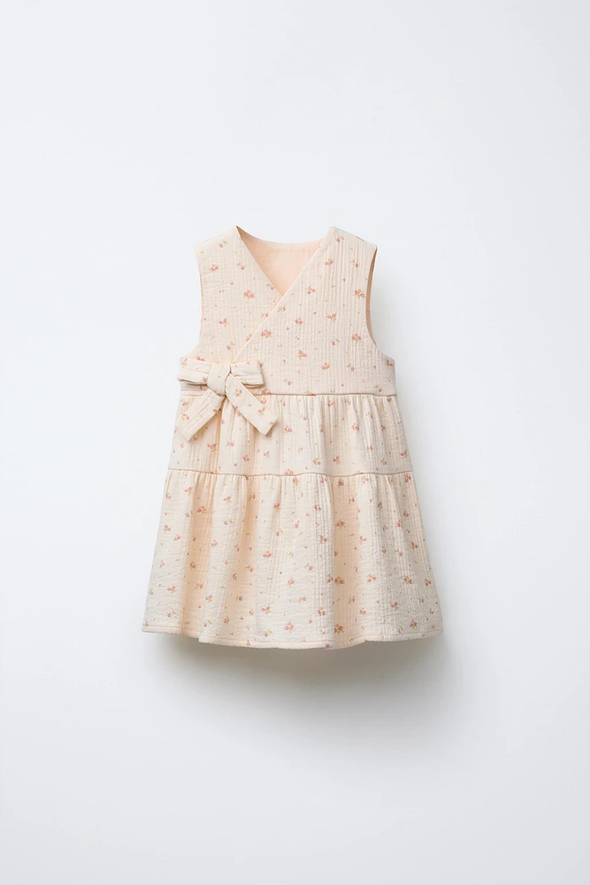 ROBE-SALOPETTE STRUCTURÉE À FLEURS