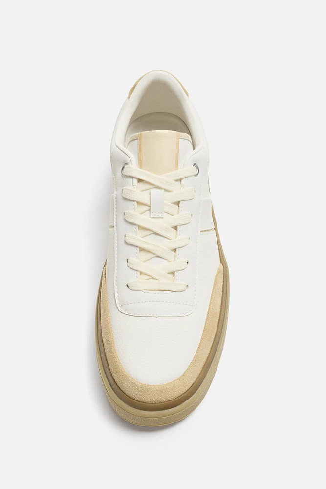 BASKETS AVEC SEMELLE EN CONTRASTE