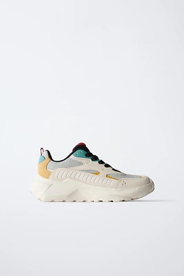THICK SNEAKERS