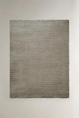 THIN SOFT FRINGED BLANKET