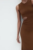 ROBE LONGUE À TEXTURE ET DÉTAIL AJOURÉ