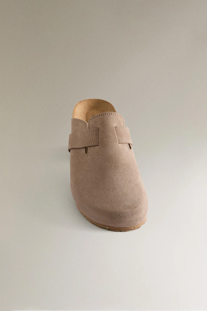 LEATHER CLOGS WITH STRAP