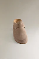 LEATHER CLOGS WITH STRAP