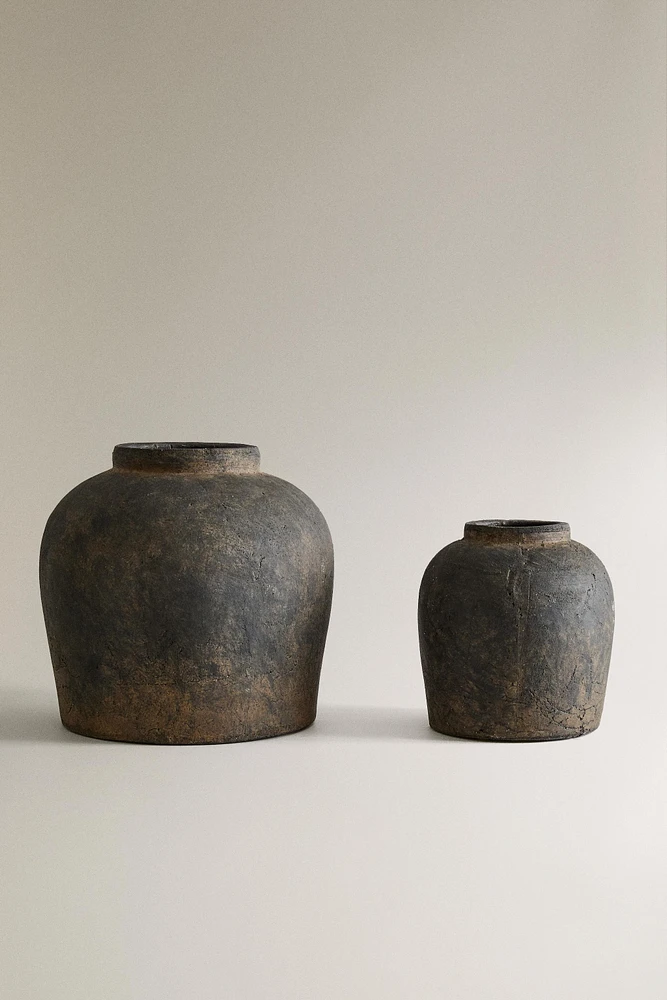 VASE CÉRAMIQUE TEXTURE USÉE
