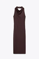 ROBE MI-LONGUE AVEC ENCOLURE AMÉRICAINE