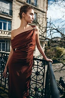 ROBE MI-LONGUE AVEC APPLICATION DORÉE