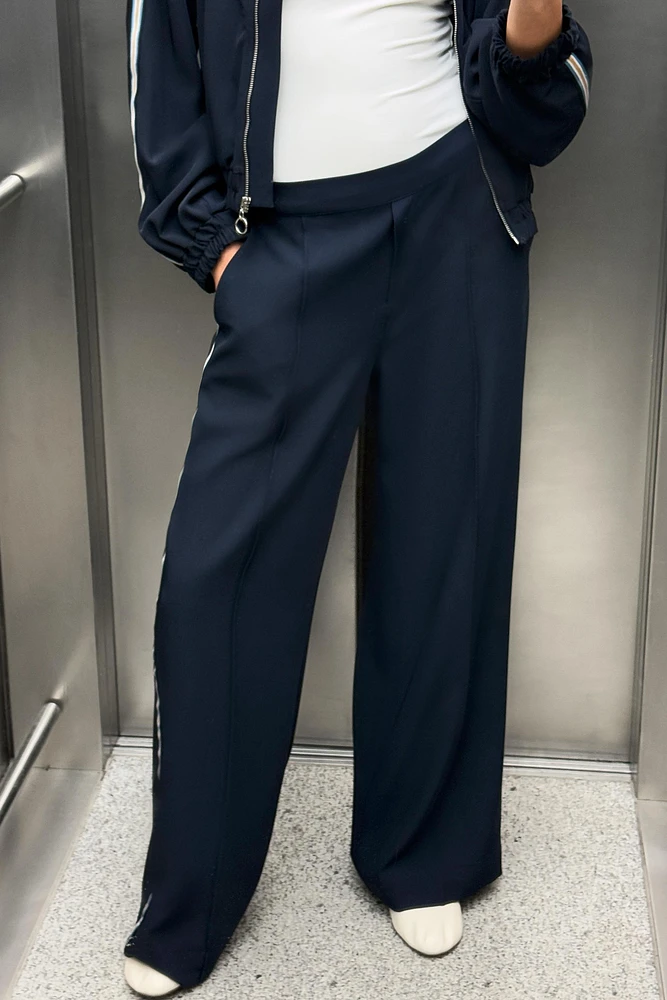 SIDE STRIPE WIDE LEG PANTS