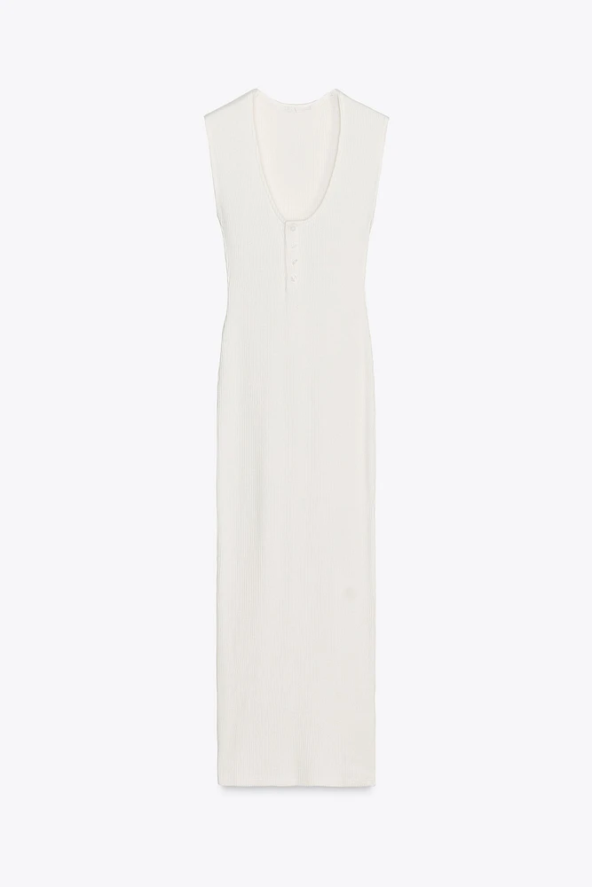 ROBE MI-LONGUE CÔTELÉE À BOUTONS