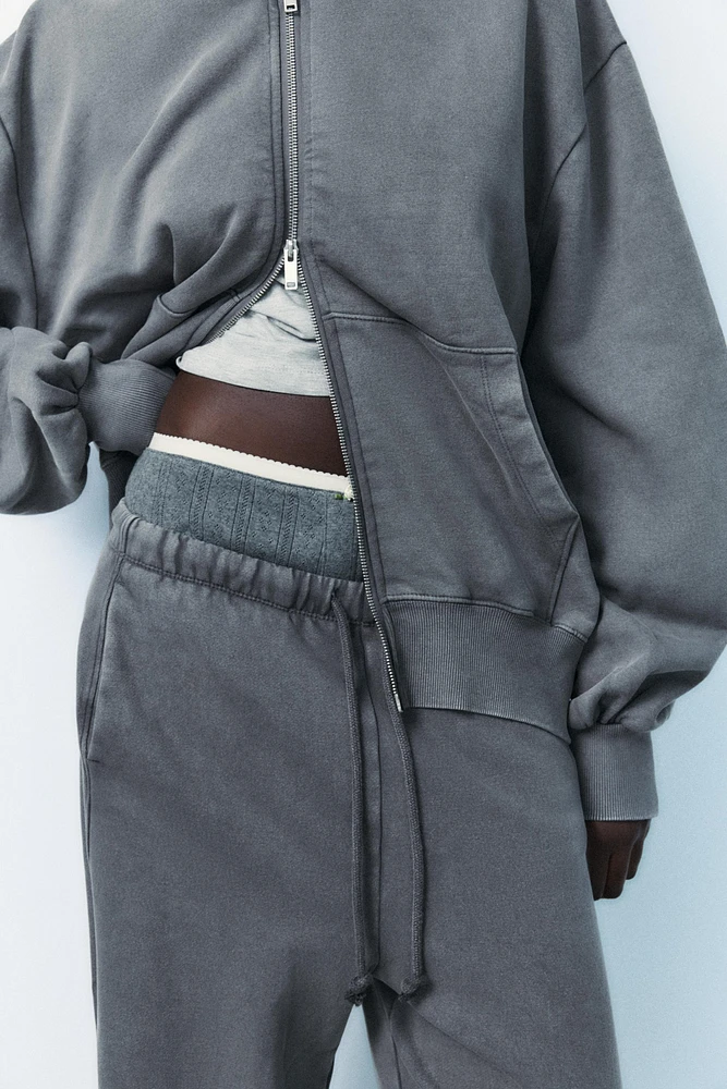 STRAIGHT LEG SWEATPANTS