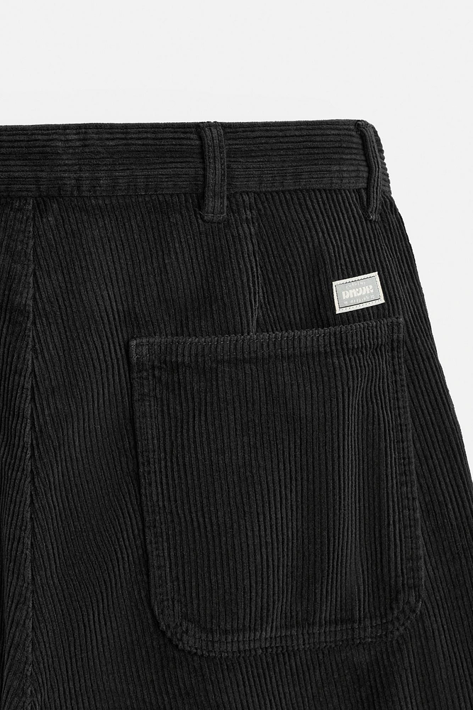 PANTALON COUPE CAROTTE EN DRAP
