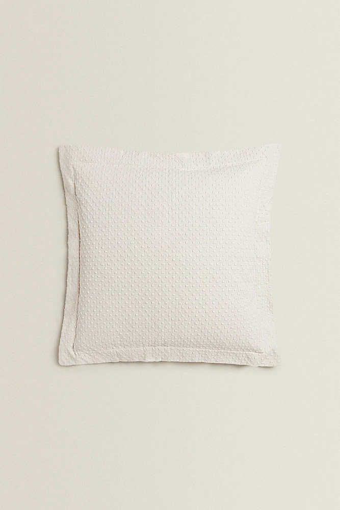 THROW PILLOW COVER WITH POLKA DOT DESIGN