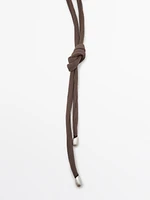 Collier feuille cordon soie