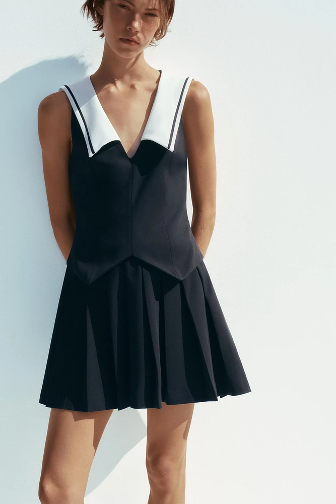 SHORT PLEATED DRESS