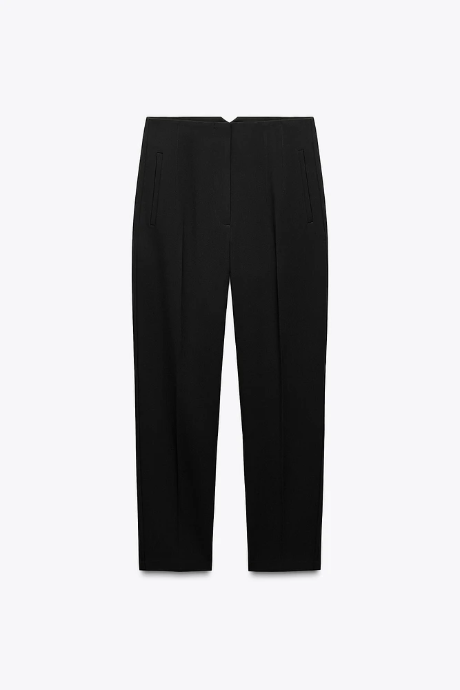PANTS WITH A HIGH WAIST
