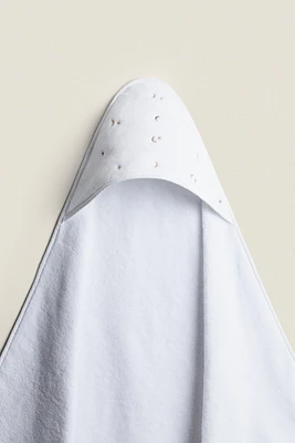 HOODED BABY TOWEL WITH STARS AND MOONS