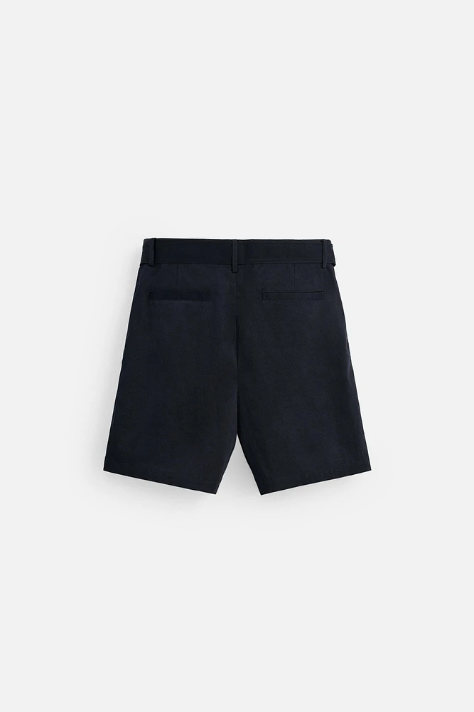 PLEATED BELT BERMUDA SHORTS