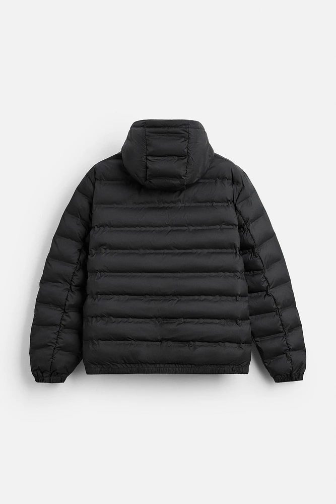 LIGHTWEIGHT HOODED PUFFER JACKET