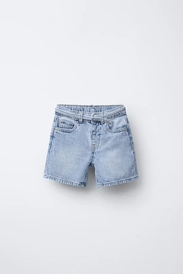 BERMUDA EN JEAN À CEINTURE