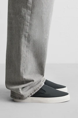 LACELESS SNEAKERS