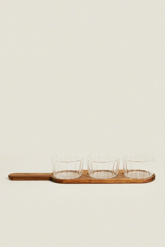 SET OF BOWLS WITH TRAY
