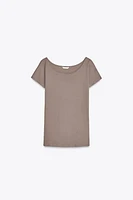 SHORT-SLEEVED T-SHIRT