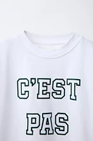 T-SHIRT AVEC INSCRIPTION EN RELIEF