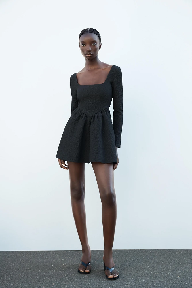 TEXTURED DRESS WITH VOLUME