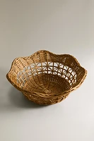 RATTAN BASKET WITH A SCALLOPED EDGE