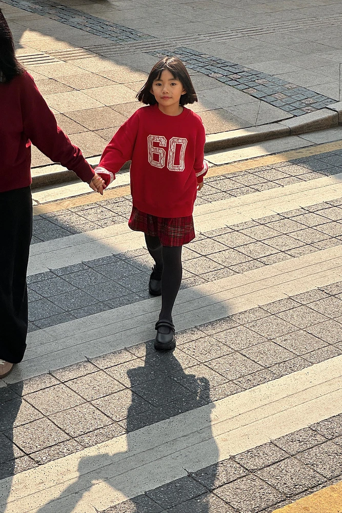 SWEATSHIRT WITH LACE NUMBER