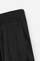 TEXTURED JOGGER SHORTS