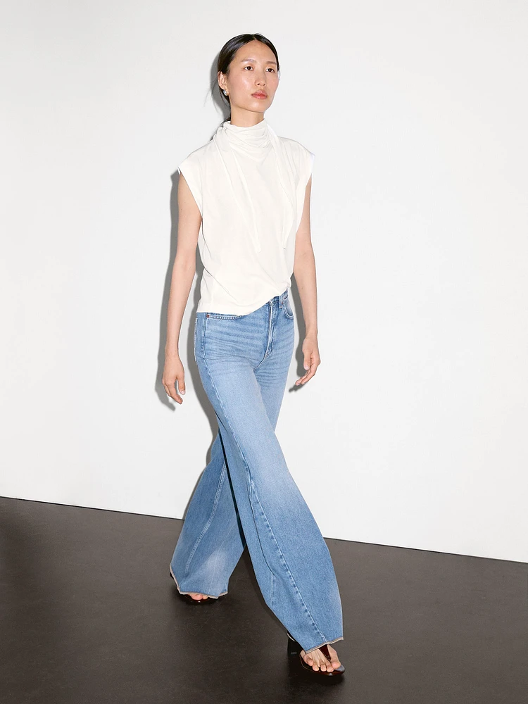 Top with tied neck detail