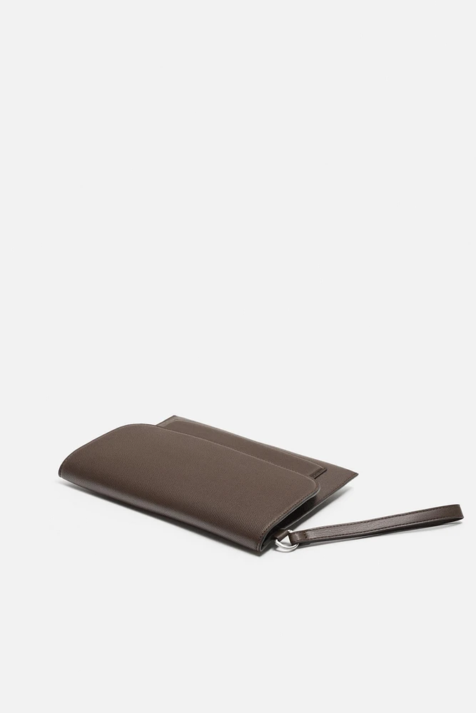 TEXTURED CLUTCH