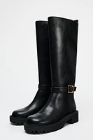 BOTTES PLATES À SEMELLE CRANTÉE