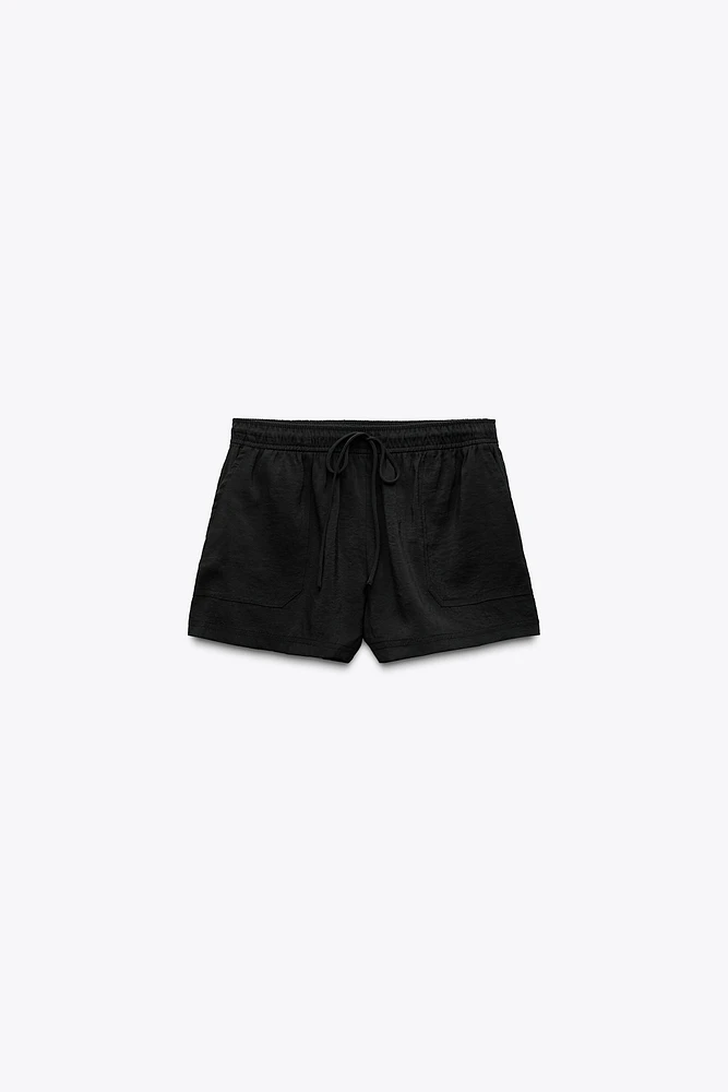 FLOWY SHORTS